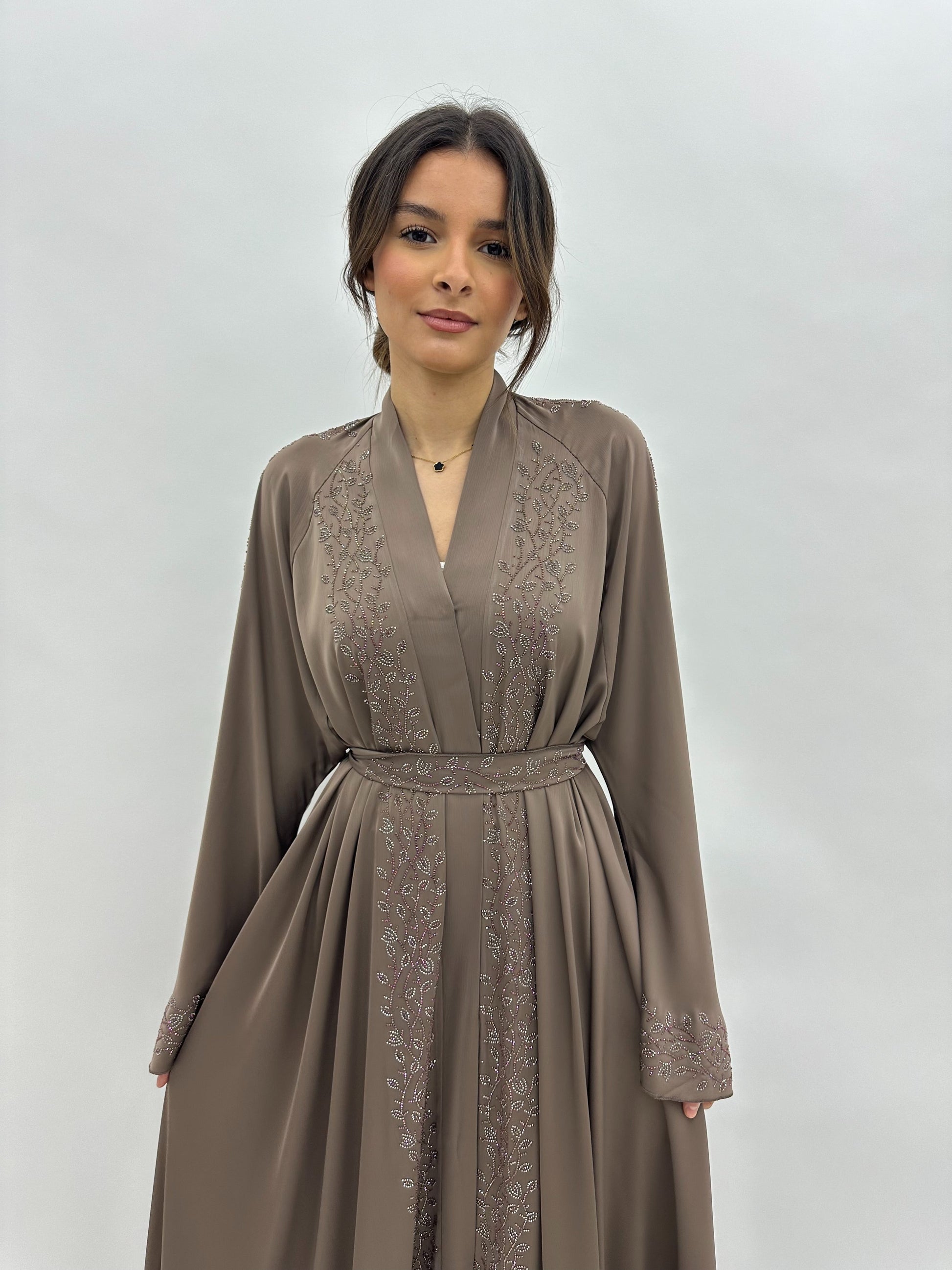 Abaya Dubai Hayat – Taupe MaraAbaya
