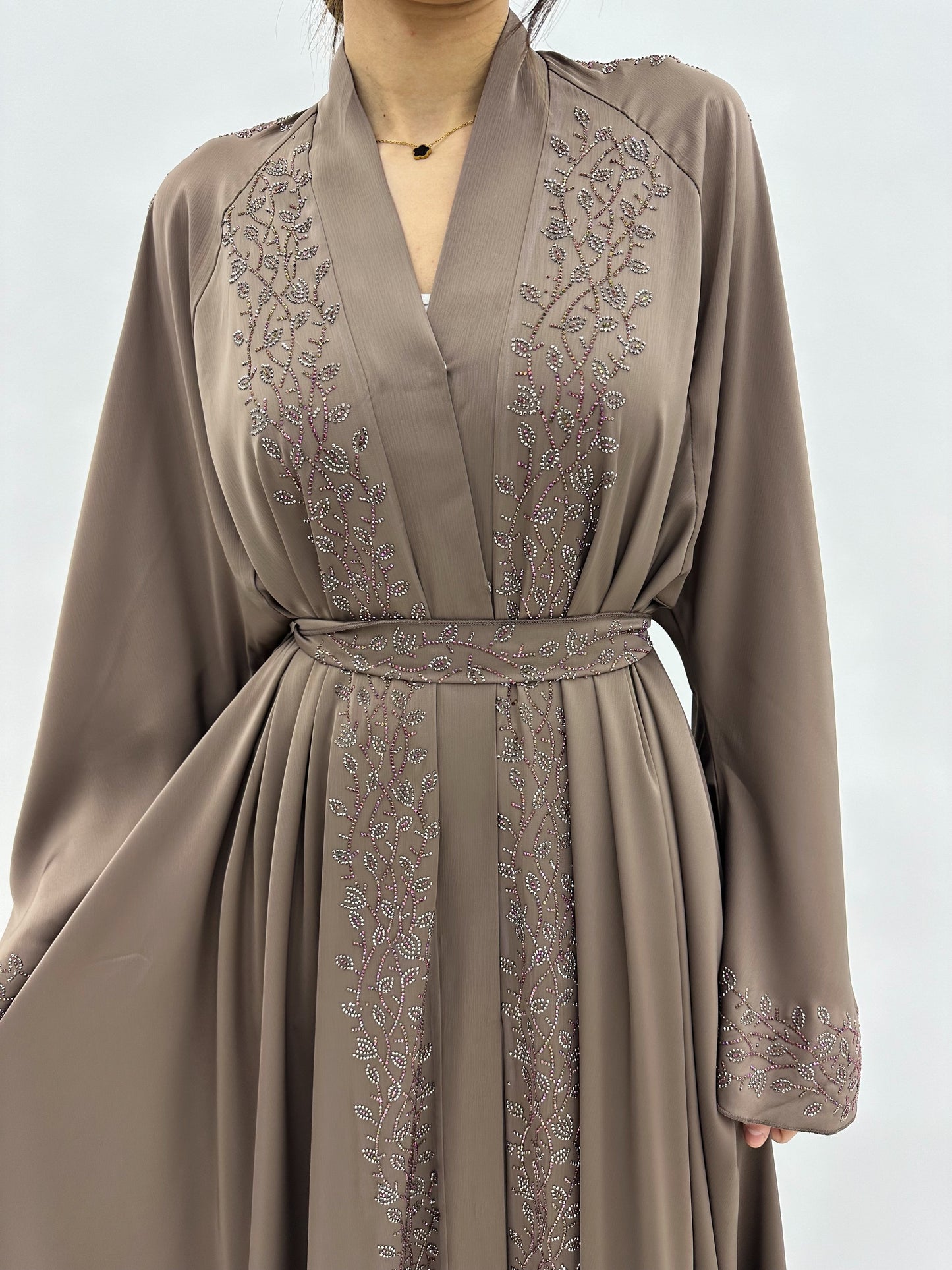 Abaya Dubai Hayat – Taupe MaraAbaya