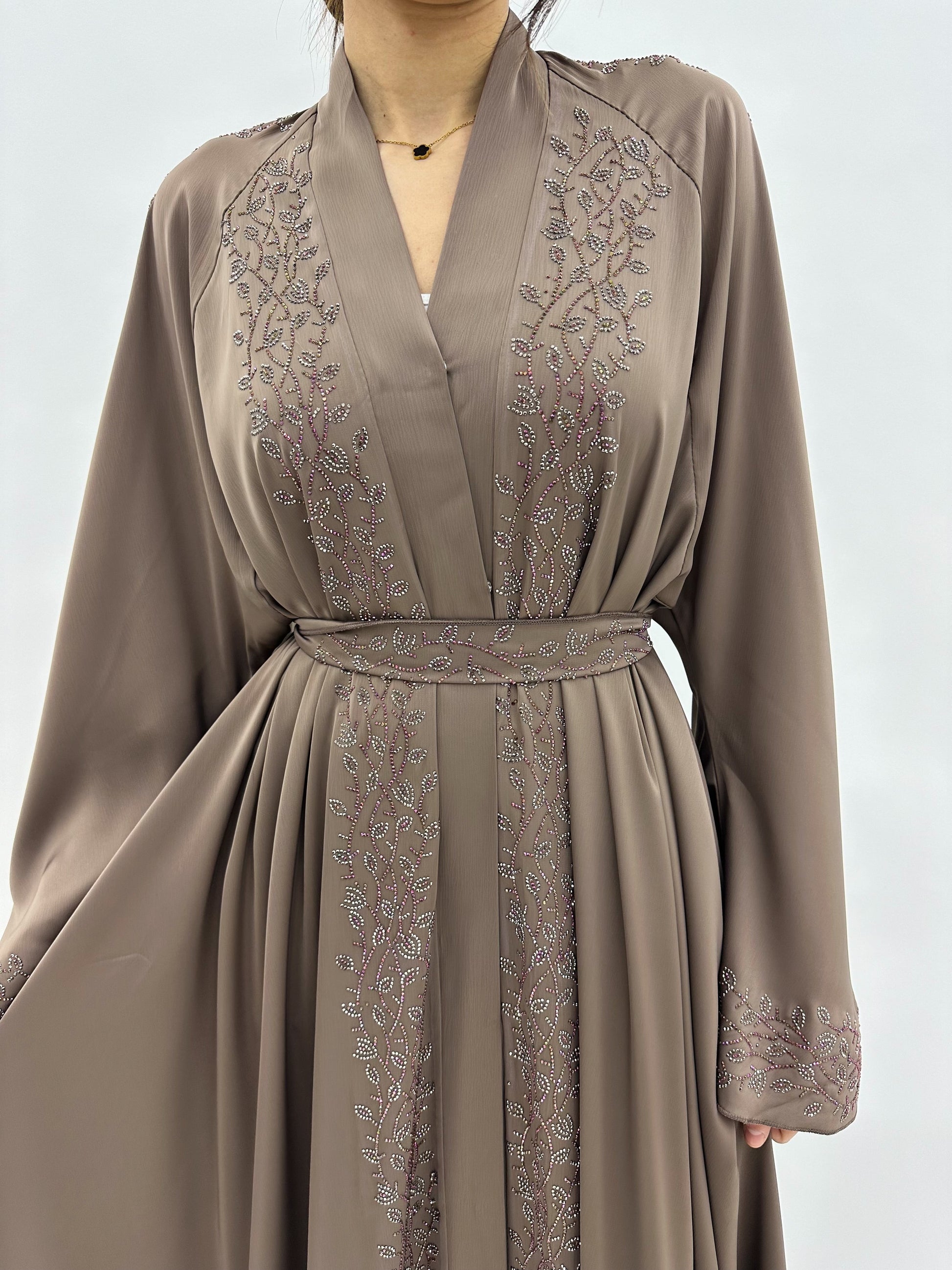 Abaya Dubai Hayat – Taupe MaraAbaya