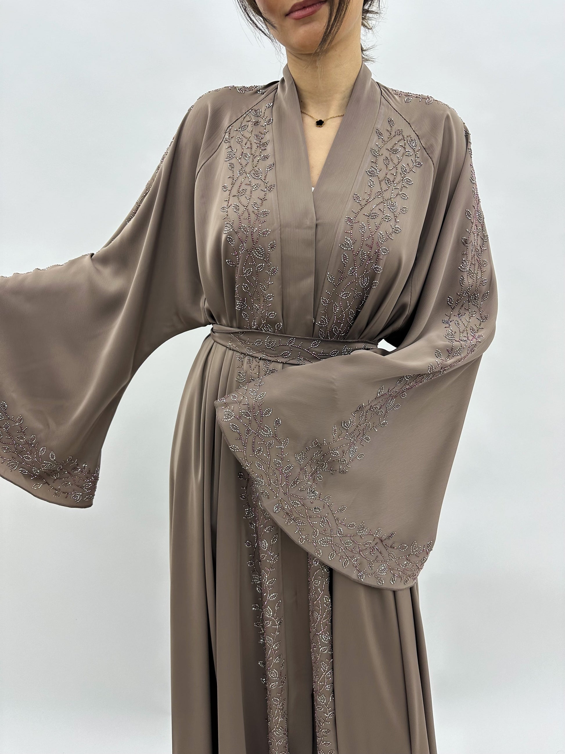 Abaya Dubai Hayat – Taupe MaraAbaya