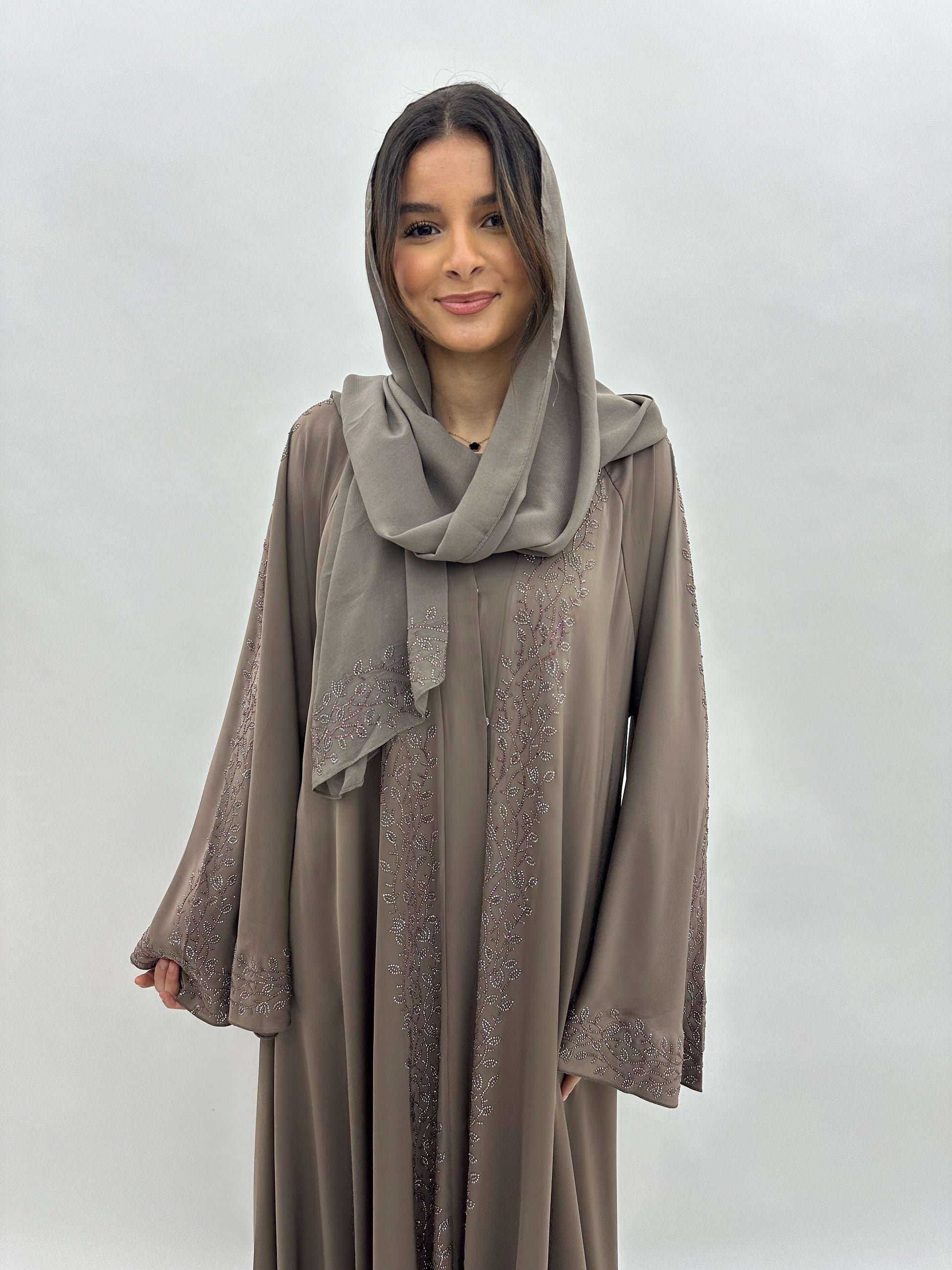 Abaya Dubai Hayat – Taupe MaraAbaya