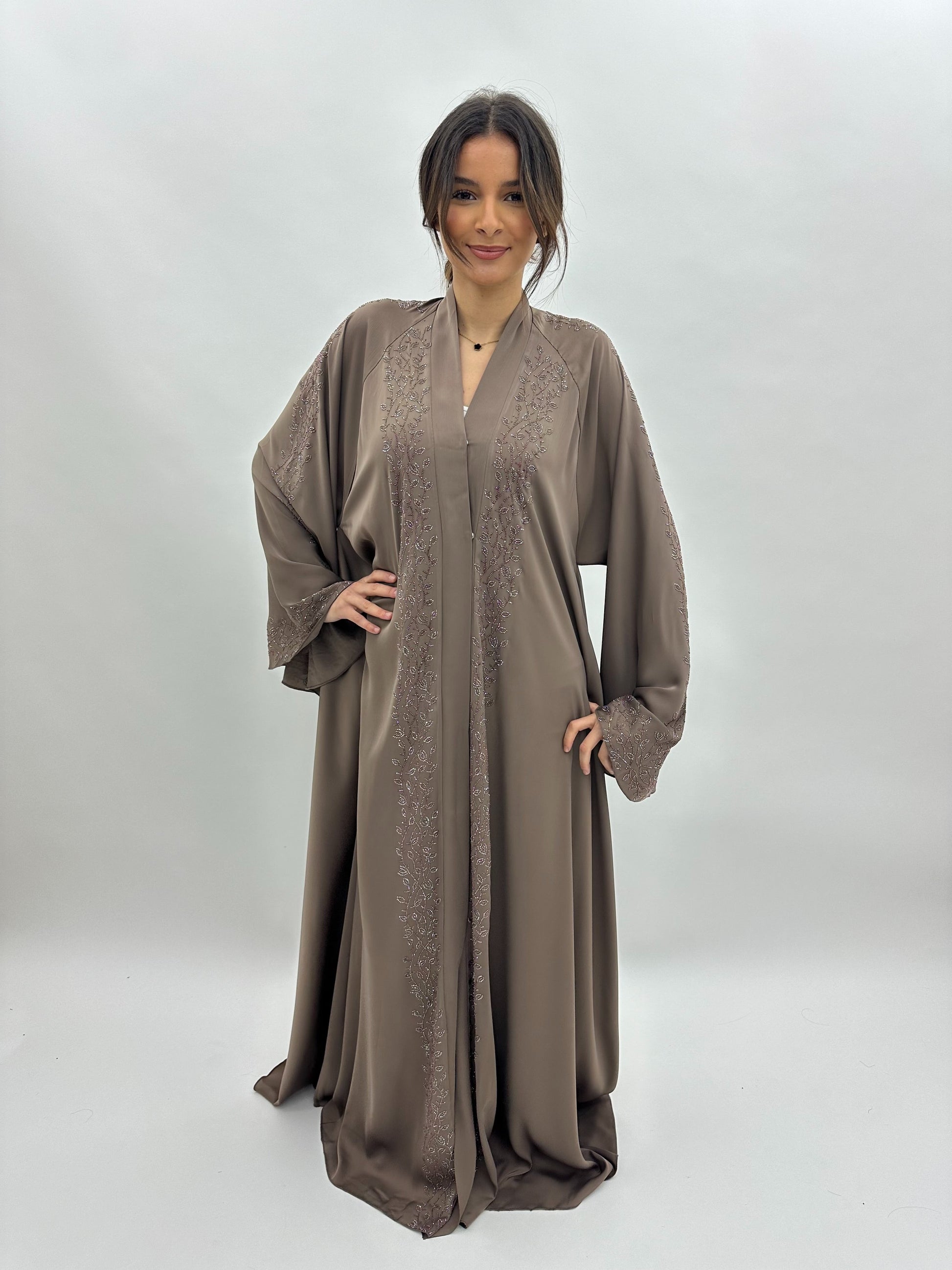 Abaya Dubai Hayat – Taupe MaraAbaya