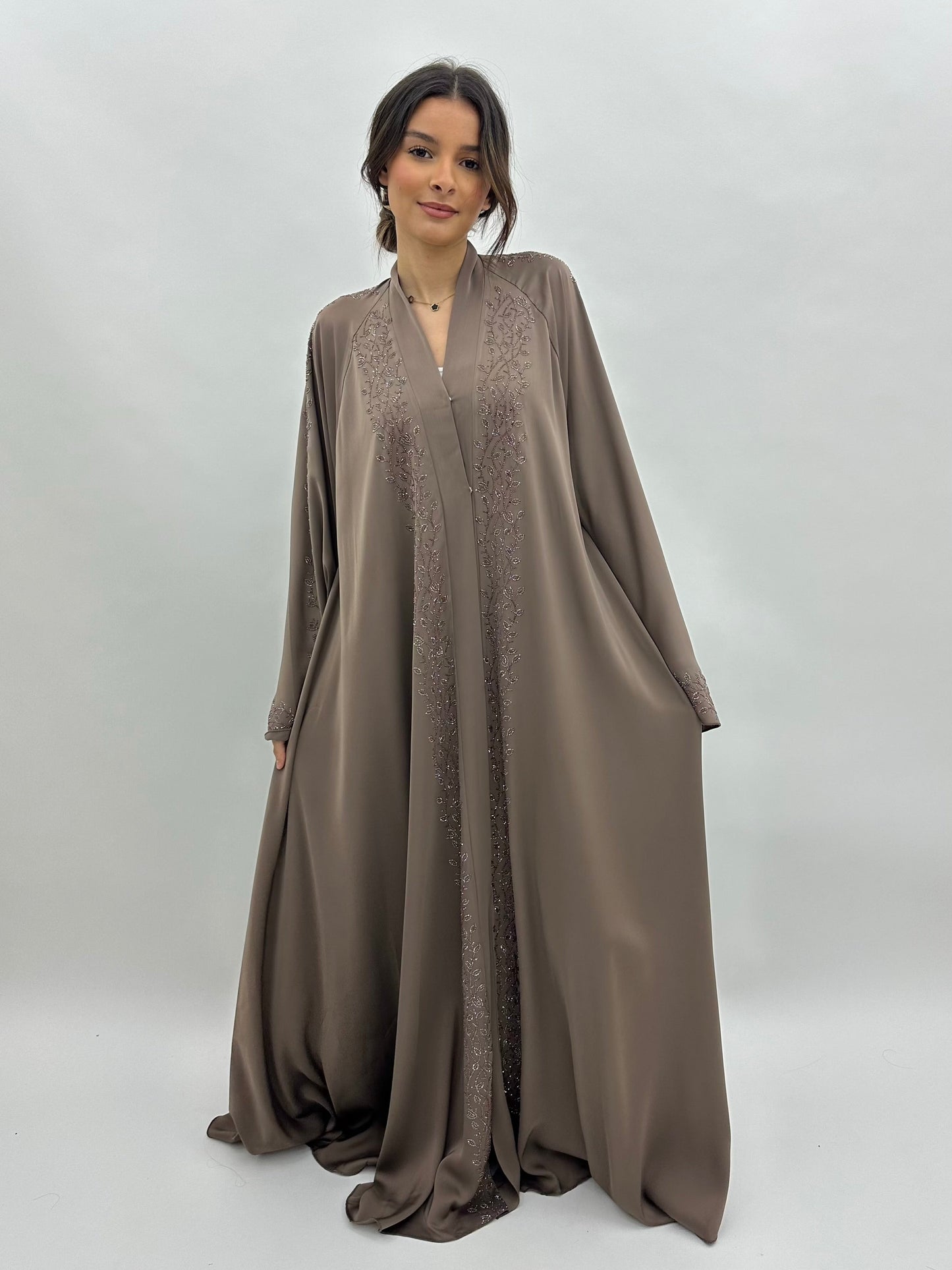 Abaya Dubai Hayat – Taupe MaraAbaya